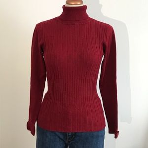 Le Grenier -  Burgundy Ajusted Turtle Neck